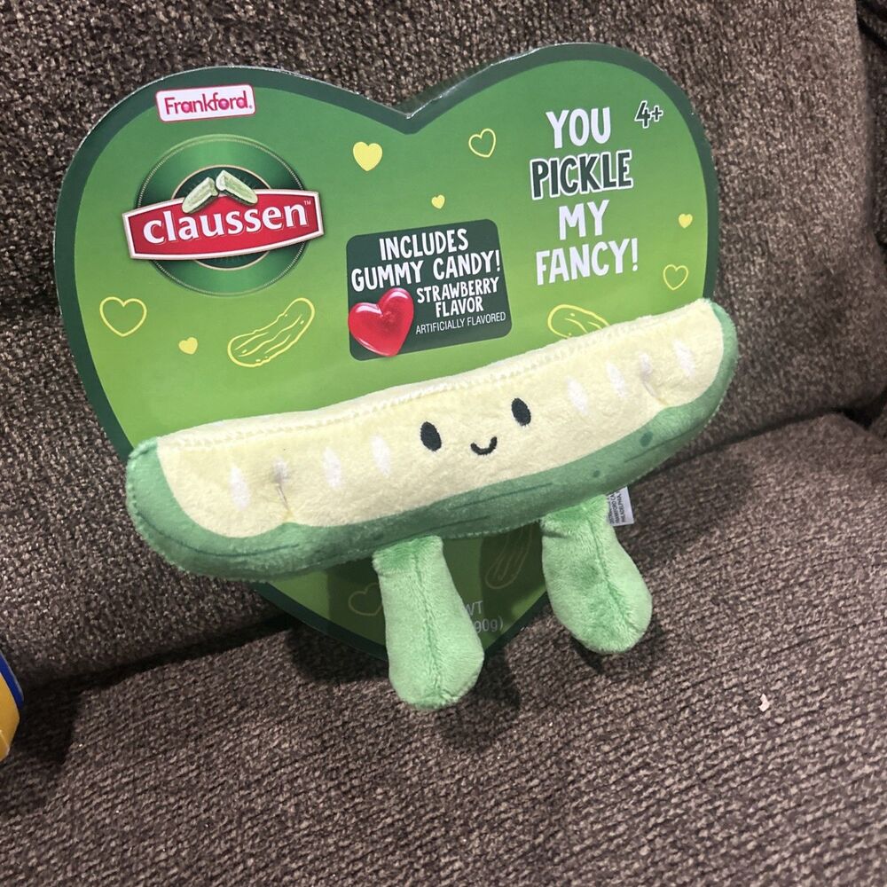 Claussen Valentines Day Dill Plush Pickle And Gummy Set NIB